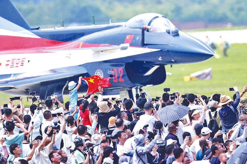 大鸡八无套肏屄视频在线长春航空展迎来首个公众日