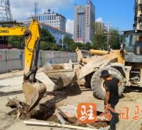 爆操大黑逼高温下的坚守｜道路建设者用汗水铺就畅通路